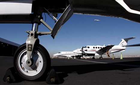 Private_jets_mexico_city.jpg